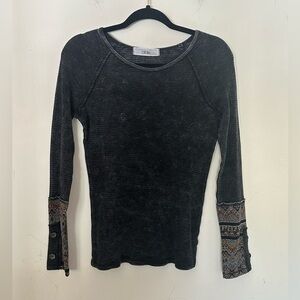 able Long Sleeve Thermal Gray Waffle Knit Top With Pattern Button Details